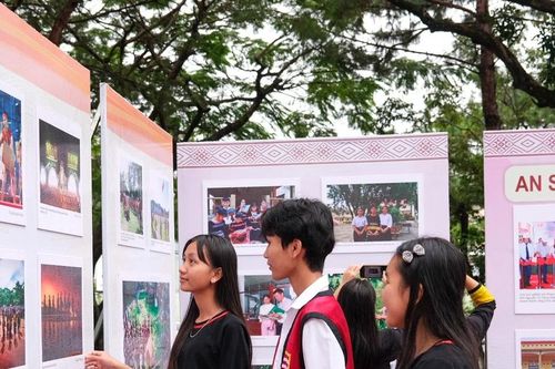 Khai mạc triển lãm 'Đất và người Gia Lai - Những sắc màu mới'