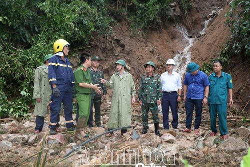 Bí thư Tỉnh ủy Nghiêm Xuân Thành kiểm tra, chỉ đạo công tác khắc phục sạt lở và cứu nạn, cứu hộ tại đèo Khánh Sơn