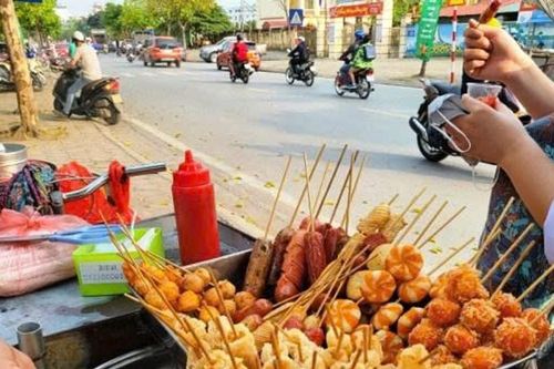 Thói quen ăn vặt của học sinh ảnh hưởng đến sức khỏe