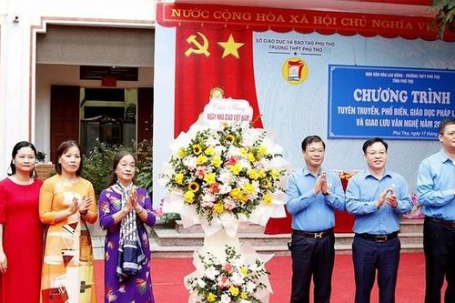 Tuyên truyền, phổ biến giáo dục pháp luật và giao lưu văn nghệ năm 2025