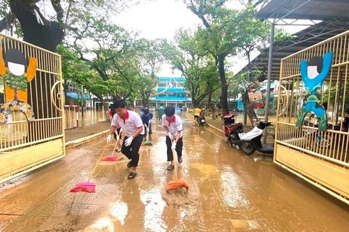 Các trường ở vùng bị ảnh hưởng cho học sinh nghỉ học ngày 17/11