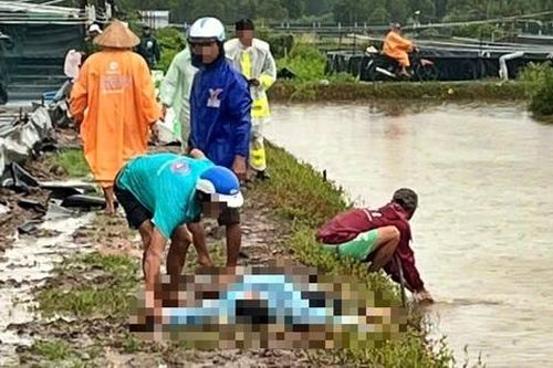 Sét đánh 2 người tử vong ở Cà Mau