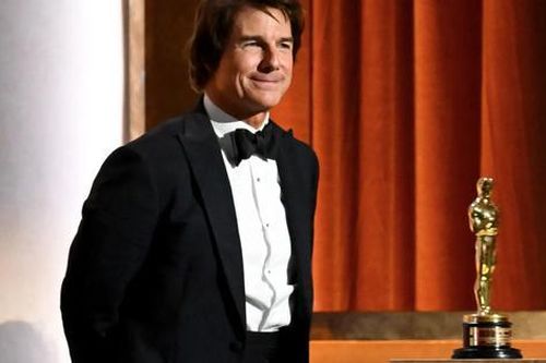 Tài tử Tom Cruise chia sẻ 'nóng' khi nhận tượng vàng Oscar