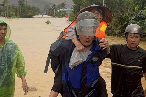 Mưa lớn gây ngập lụt, sạt lở nhiều nơi ở Đắk Lắk