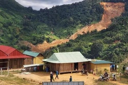 Khẩn cấp sơ tán, di dời gần 700 người ở khu vực biên giới phòng tránh nguy cơ sạt lở