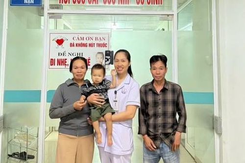 Bé trai đuối nước hồi sinh nhờ 10 phút sơ cứu thần tốc của nữ điều dưỡng