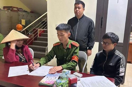 Công an làm việc với người tuyên truyền Pháp Luân Công