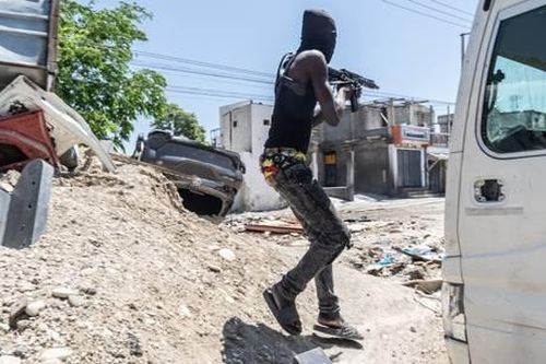 Thủy quân lục chiến Mỹ đấu súng với các thành viên băng đảng tại Haiti