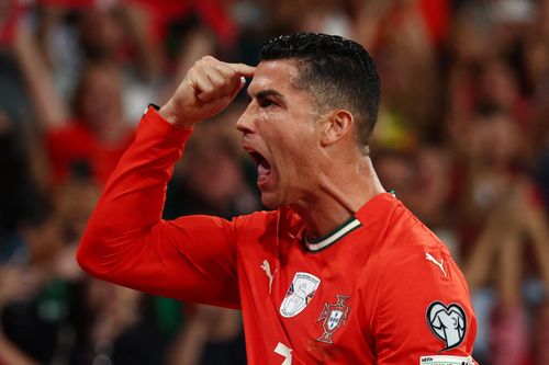 Tranh cãi về Ronaldo