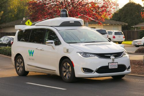 Thảm họa cho taxi tự lái từ tai nạn của một con mèo