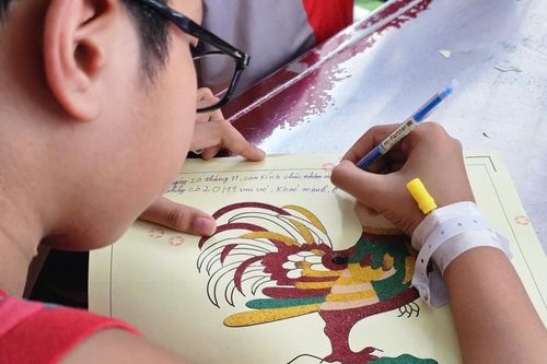 Những bức tranh đặc biệt của các em bệnh nhi ở TP.HCM