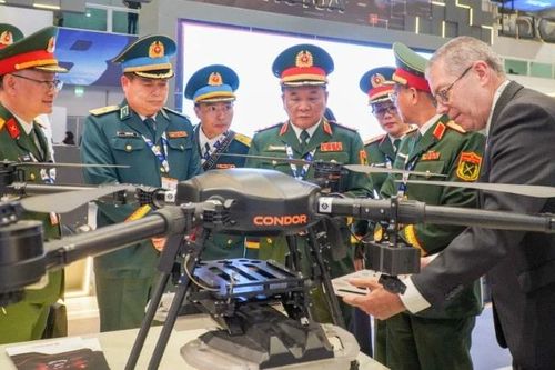 Đoàn đại biểu Bộ Quốc phòng Việt Nam dự Triển lãm hàng không Dubai 2025