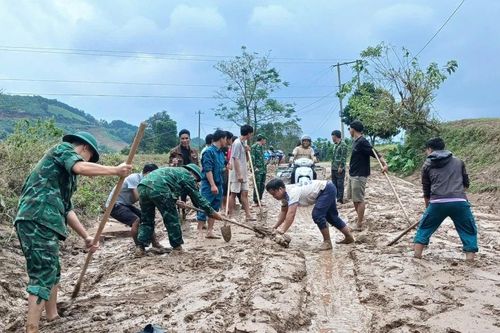 Khắc phục hậu quả mưa lũ tại Quảng Trị