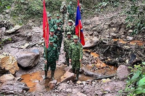 Tổ chức tuần tra song phương bảo vệ biên giới Việt-Lào