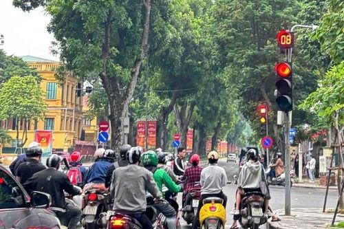 Người dân Hà Nội ủng hộ điều chỉnh đèn tín hiệu chỉ hiển thị 8 giây cuối