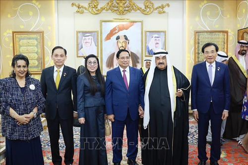 Thủ tướng Phạm Minh Chính thăm nguyên Thủ tướng Kuwait Sheikh Nasser Al-Mohammed Al-Jaber Al-Sabah