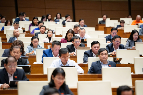 Nhà nước với vai trò đại diện chủ sở hữu đất đai cần kiểm soát và quyết định giá đất