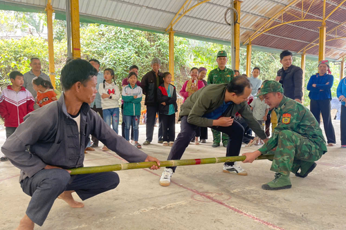 Sơn Vĩ (Tuyên Quang): Thắm tình quân dân trong ngày hội đại đoàn kết toàn dân tộc