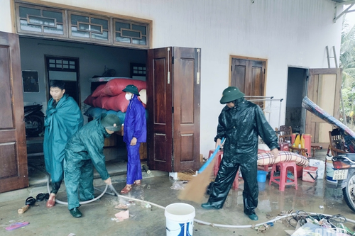 LLVT tỉnh Đắk Lắk chủ động giúp dân phòng, chống mưa lũ