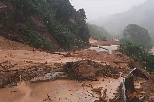 Khuyến cáo tạm thời không di chuyển trên đường Hồ Chí Minh hướng Quảng Ngãi – Đà Nẵng do sạt lở