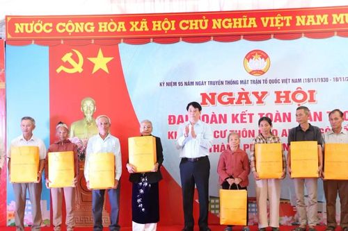 Chủ tịch nước Lương Cường dự Ngày hội Đại đoàn kết tại xã Gò Nổi