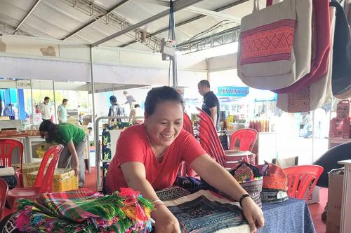 Kết nối sản phẩm của hợp tác xã với người tiêu dùng cả nước