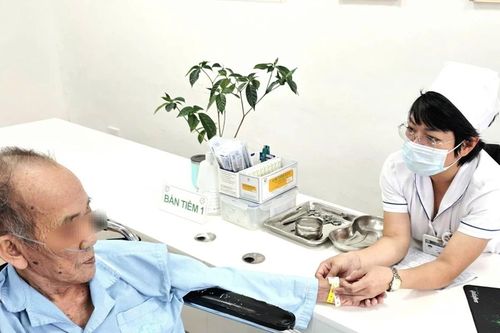 Cảnh báo nguy cơ cao mắc viêm phổi do phế cầu ở người lớn tuổi