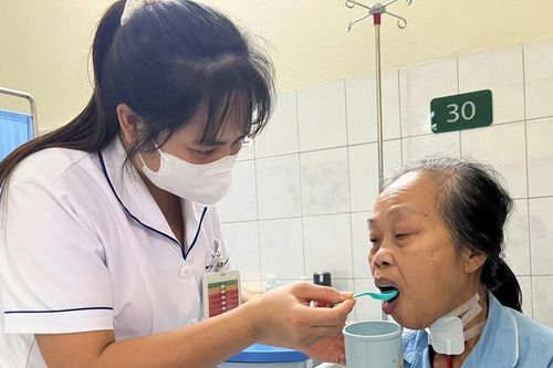 Lan tỏa tinh thần tận tụy tại Viện Y học Nhiệt đới Bạch Mai