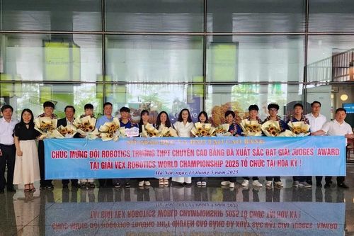 Trường THPT Chuyên Cao Bằng vươn tầm thế giới từ sân chơi Robotics