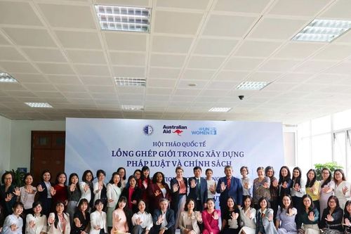 Lồng ghép giới trong xây dựng pháp luật và chính sách