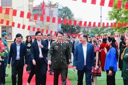 Đại tướng Lương Tam Quang tham dự Ngày hội Đại đoàn kết toàn dân tộc xã Vân Nham, Lạng Sơn