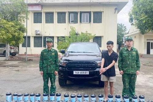 Thu giữ 40 bình nghi chứa khí N2O