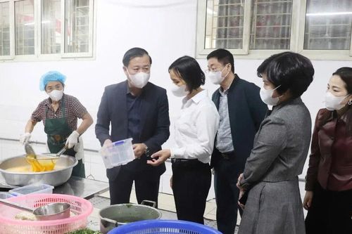 Hà Nội: Phát hiện đơn vị cung cấp thực phẩm ăn bán trú trong hồ sơ một đằng, thực tế một nẻo