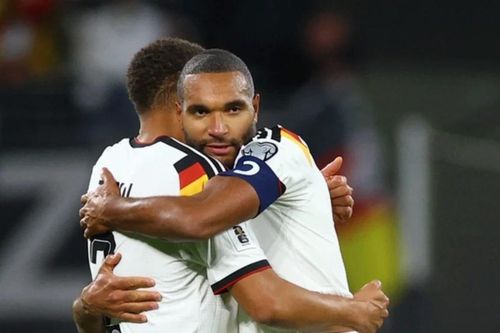 Đức hủy diệt Slovakia để lấy vé dự World Cup, Hà Lan thắng tưng bừng
