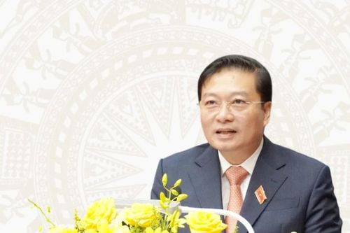 Chân dung tân Chủ tịch UBND tỉnh Quảng Trị Lê Hồng Vinh