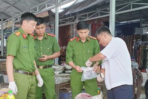 Bắt 3 cán bộ liên quan vụ để hơn 8 tạ thịt lợn nhiễm dịch tuồn ra chợ