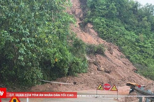 Cảnh báo sạt lở nghiêm trọng trên Tỉnh lộ 623, Quảng Ngãi