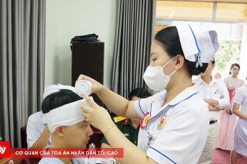 Sôi nổi Hội thi điều dưỡng viên giỏi cấp bệnh viện năm 2025 tại Bệnh viện Quân y 7B