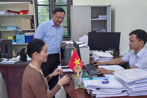 Chuyển toàn bộ việc giải quyết thủ tục đất đai về xã, ai được lợi?