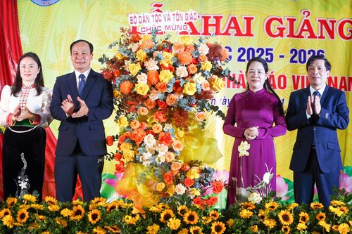 Thứ trưởng Nông Thị Hà: Cần tạo ra môi trường học tập hiện đại và thân thiện