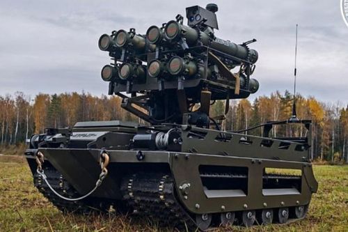 Robot phun lửa Kurier: Vũ khí 'bất bại' đang làm nóng bỏng chiến trường Ukraine