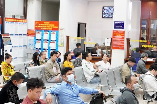Hàng trăm độc giả tranh cãi việc chuyển thủ tục đất đai về cấp tỉnh hay cấp xã