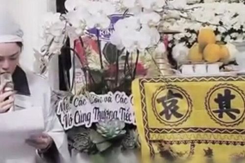 Dương Cẩm Lynh suy sụp trong tang lễ của cha ruột tại Đồng Nai