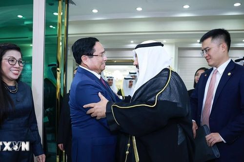 Thủ tướng Phạm Minh Chính thăm nguyên Thủ tướng Kuwait Sheikh Nasser tại nhà riêng