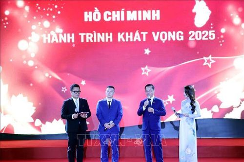 Giao lưu điển hình học và làm theo tấm gương của Bác
