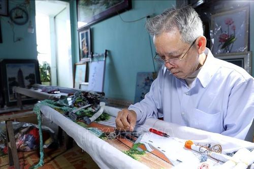 Gìn giữ hồn cốt nghề thêu truyền thống Minh Lãng