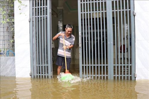 Người dân vùng trũng ở Huế sớm ổn định cuộc sống sau lũ