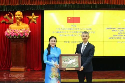 Đoàn Đại hội đại biểu Nhân dân tỉnh Giang Tô thăm và làm việc tại Đồng Nai
