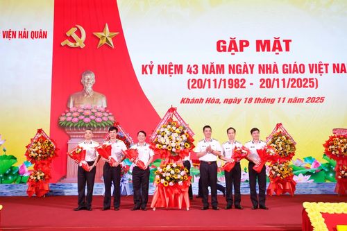 Học viện Hải quân gặp mặt kỷ niệm 43 năm Ngày Nhà giáo Việt Nam
