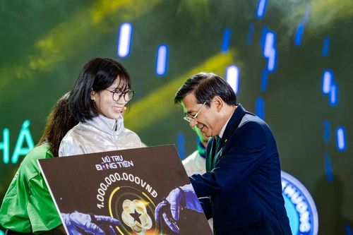 Nữ sinh Hàng hải Phạm Thị Mai Hương giành Quán quân 1 tỷ đồng